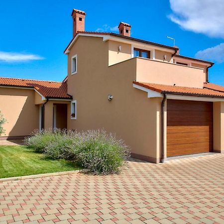 Villa Bartona For 8 Persons With Private Swimmingpool Pula Zewnętrze zdjęcie