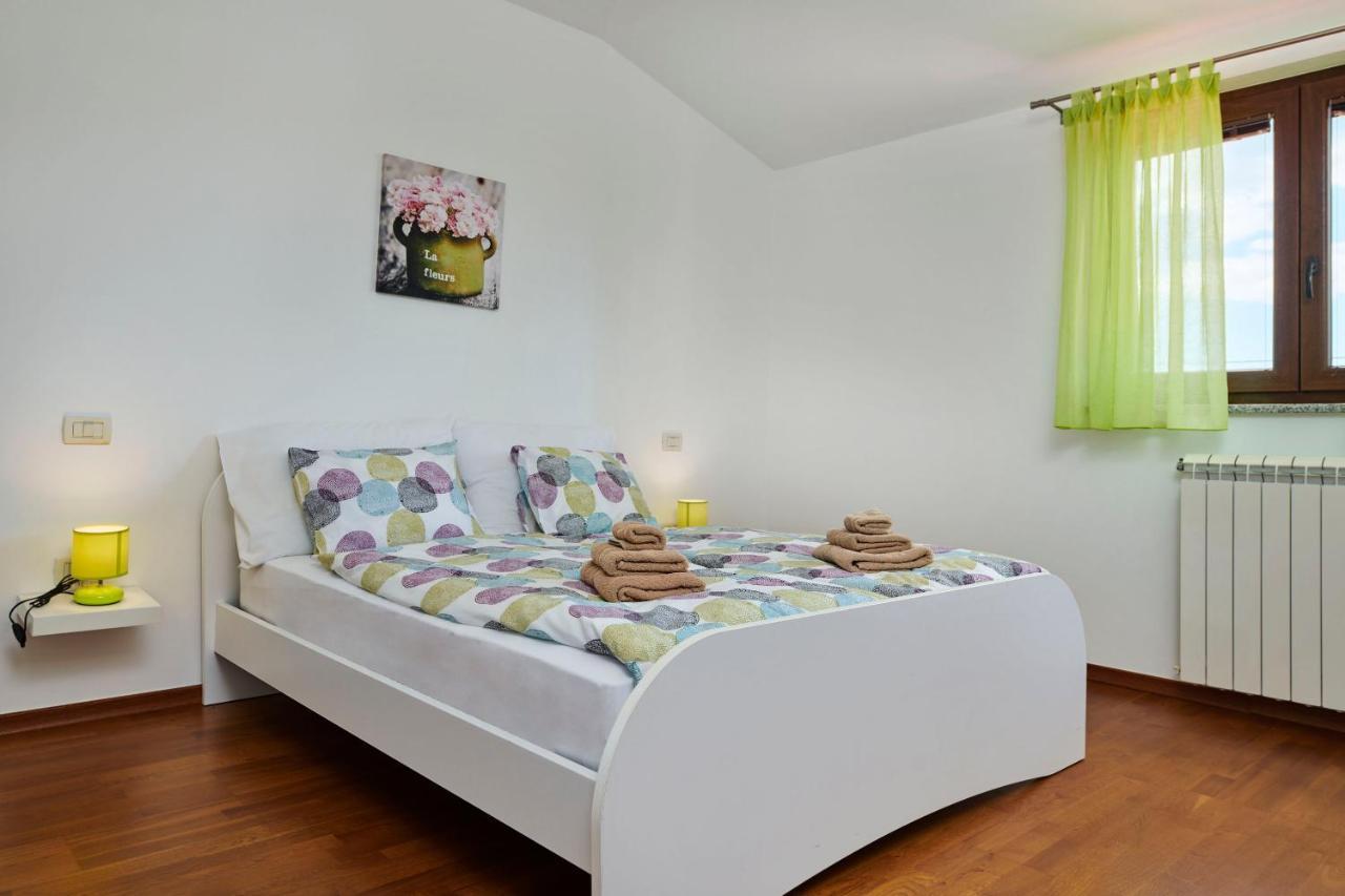 Villa Bartona For 8 Persons With Private Swimmingpool Pula Zewnętrze zdjęcie