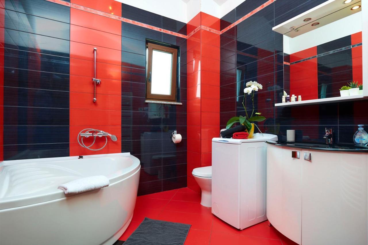 Villa Bartona For 8 Persons With Private Swimmingpool Pula Zewnętrze zdjęcie