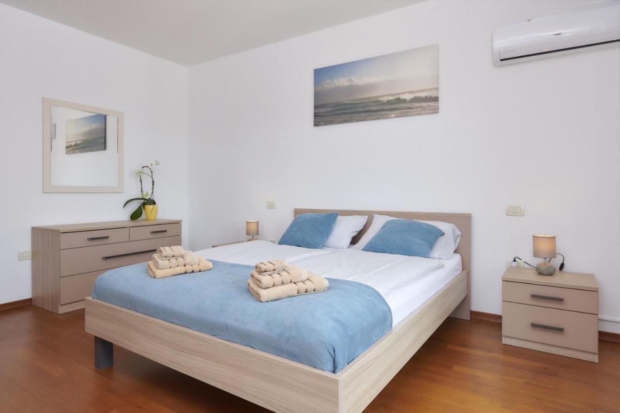 Villa Bartona For 8 Persons With Private Swimmingpool Pula Zewnętrze zdjęcie