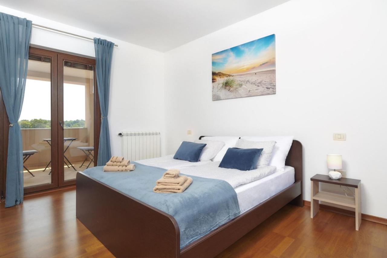 Villa Bartona For 8 Persons With Private Swimmingpool Pula Zewnętrze zdjęcie