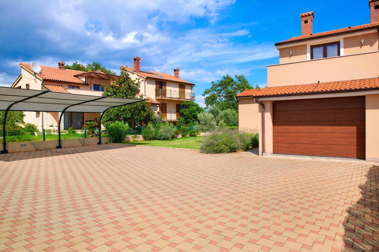 Villa Bartona For 8 Persons With Private Swimmingpool Pula Zewnętrze zdjęcie
